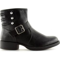 Botki militarne czarne ZW08 Black. Czarne botki damskie ButyModne, na jesień, eleganckie, bez obcasa, na płaskiej podeszwie, bez zapięcia. W wyprzedaży za 99.00 zł.