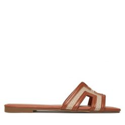 Klapki DeeZee. Brązowe klapki damskie DeeZee, bez wzorów, bez obcasa. Za 89.99 zł.