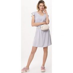 Szara Sukienka Winterweight. Szare sukienki damskie Born2be, na imprezę, l, bez wzorów, eleganckie, bez kołnierzyka, bez ramiączek, mini, sportowe. Za 49.99 zł.