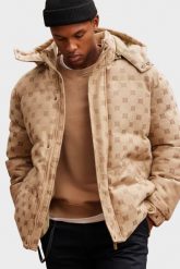 Żakardowa wzorzysta kurtka męska typu puffer– brązowa V2 - Rozmiar: M. Brązowe kurtki męskie Ombre Clothing, na zimę, m, z aplikacjami, z materiału, eleganckie, bez kaptura. W wyprzedaży za 289.99 zł.