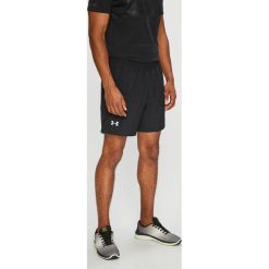 Under Armour - Szorty Speed Stride 7. Brązowe szorty męskie Under Armour, z materiału. W wyprzedaży za 119.90 zł.