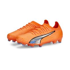 Buty piłkarskie ULTRA ULTIMATE FG/AG Damskie PUMA. Białe obuwie sportowe damskie Puma, bez wzorów, z materiału, do piłki nożnej. Za 588.00 zł.
