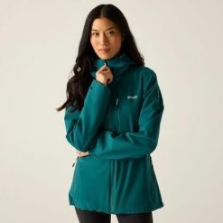 Damska wodoodporna kurtka turystyczna z kapturem Oklarna. Niebieskie kurtki damskie Regatta, bez wzorów, z materiału, z kapturem. Za 429.99 zł.
