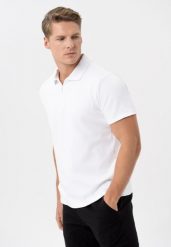 Koszulka polo na zamek O-HECTOR. Białe koszulki polo męskie Volcano, l, bez wzorów, z bawełny, eleganckie, bez ramiączek. Za 109.99 zł.