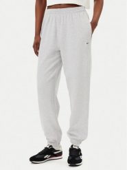 Reebok Spodnie dresowe 100221467 Szary Regular Fit. Szare spodnie dresowe damskie Reebok, m, bez wzorów, z bawełny. Za 199.99 zł.