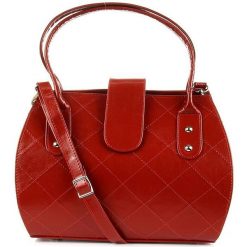Elegancki kuferek ze skóry naturalnej DAN-A T256 czerwony. Czerwone torebki do ręki damskie DAN-A, bez wzorów, ze skóry, eleganckie, bez dodatków. Za 299.99 zł.