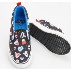 Tenisówki typu slip on - star wars - Czarny. Buty sportowe dziewczęce marki Reserved. W wyprzedaży za 29.99 zł.