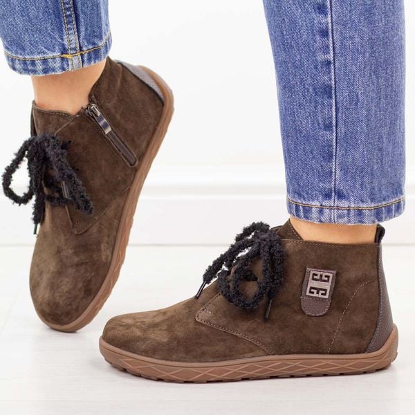 Coffee barefoot skórzane botki damskie Jezzi 556. Brązowe botki damskie Jezzi, na jesień, z dzianiny, casualowe, bez obcasa, na płaskiej podeszwie, bez zapięcia. Za 299.00 zł.