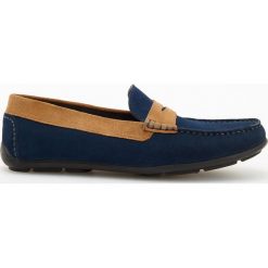Zamszowe mokasyny - Granatowy. Mokasyny męskie marki Reserved. Za 249.99 zł.