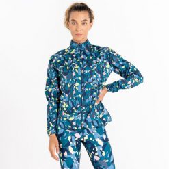 Kurtka turystyczna damska Resilent II Dare 2B. Niebieskie kurtki sportowe damskie Dare 2b, bez wzorów, z elastanu, bez kaptura, trekkingowe. W wyprzedaży za 228.70 zł.