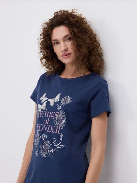 Koszula nocna z nadrukiem - granatowy. Niebieskie koszule nocne damskie Reserved, l, bez wzorów, z bawełny. W wyprzedaży za 39.99 zł.