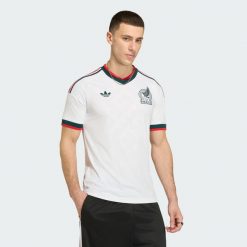 Koszulka wyjazdowa Meksyk 26. Białe koszulki sportowe męskie Adidas, l, z aplikacjami, z dzianiny, bez kołnierzyka, bez ramiączek, do piłki nożnej, climacool (adidas). Za 439.00 zł.