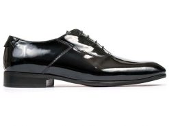 Czarne lakierki - wiedenki / oxfordy 6900-lakier T31. Czarne eleganckie półbuty Modini Moda Męska, z lakierowanej skóry, klasyczne, bez zapięcia. W wyprzedaży za 333.00 zł.