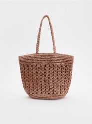 Pleciona torebka shopper - brudny róż. Czerwone torebki shopper damskie Reserved, bez wzorów, bez dodatków. Za 139.99 zł.