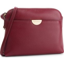 Torebka COCCINELLE - CV3 Mini Bag E5 CV3 55 D3 07 Grape R04. Czerwone listonoszki damskie Coccinelle, ze skóry. Za 699.90 zł.