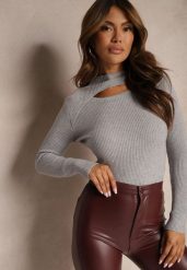 Szary Prążkowany Golf z Dekoltem Ozdobionym Cyrkoniami i Wycięciem Meriannes. Szare swetry dla dziewczynek Renee, z aplikacjami, z bawełny, eleganckie, bez kołnierzyka, bez ramiączek, bez kaptura. Za 49.99 zł.