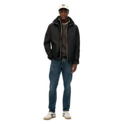 Windbreaker Superdry. Czarne kurtki męskie Superdry., bez wzorów, z softshellu, klasyczne, bez kaptura. Za 407.00 zł.