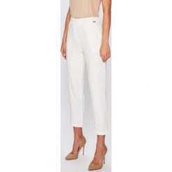 Guess Jeans - Spodnie. Jeansy damskie marki Guess Jeans. Za 399.90 zł.
