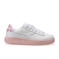 Trampki dziewczęce DIADORA GAME STEP GS. Białe buty sportowe dziewczęce Diadora, bez wzorów, bez zapięcia, trekkingowe. Za 79.99 zł.
