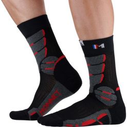 Skarpetki Monnet Jarrette Trek Expert. Czerwone skarpety damskie MONNET, bez wzorów. Za 151.50 zł.