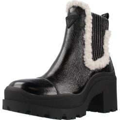 GUESS FLFIV2 PAF10 Czarny. Czarne obuwie sportowe damskie Guess, trekkingowe. Za 574.99 zł.