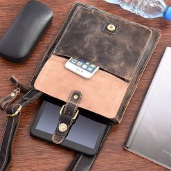 Brązowa skórzana torba męska raportówka na ramię mała Beltimore M10. Brązowe torby na ramię męskie bez wzorów, na ramię, małe. Za 189.90 zł.