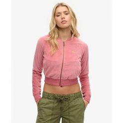 Kurtka dresowa z zamkiem błyskawicznym, welurowa, z haftem dla kobiet Superdry. Czerwone kurtki damskie Superdry., xs, bez wzorów, z dresówki, bez kaptura. Za 405.00 zł.