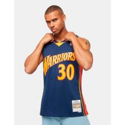 Koszulka NBA Golden State Warriors Stephen Curry. Niebieskie koszulki sportowe męskie Mitchell & Ness, m, bez wzorów, bez kołnierzyka, bez ramiączek, do koszykówki. Za 466.50 zł.