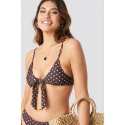 NA-KD Swimwear Góra bikini z wiązanym przodem - Brown. Bikini damskie marki NA-KD Swimwear. Za 60.95 zł.