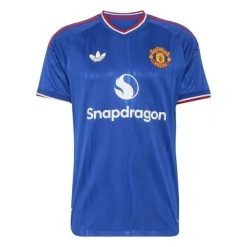 Autentyczny wyjazdowy koszulka Manchester United 2026/27. Niebieskie koszulki sportowe męskie Adidas, s, bez wzorów, ze splotem, bez kołnierzyka, bez ramiączek, do piłki nożnej, climacool (adidas). Za 647.00 zł.