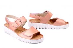 WALDLAUFER 955004156154 melon, sandały damskie. Czerwone sandały damskie Waldläufer, bez wzorów, bez obcasa, bez zapięcia. Za 449.90 zł.