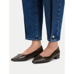 Baleriny MEXX. Brązowe baleriny damskie Mexx, bez wzorów, bez obcasa. Za 269.99 zł.