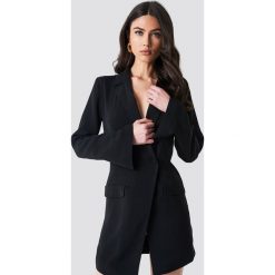 NA-KD Classic Asymetryczna sukienka o kroju marynarki - Black. Czarne żakiety damskie NA-KD Classic, z poliesteru. Za 242.95 zł.
