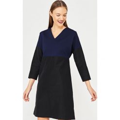 Simple - Sukienka. Sukienki damskie marki Simple. W wyprzedaży za 299.90 zł.