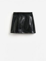 Spódnica mini z imitacji skóry - czarny. Czarne spódnice damskie Reserved, l, bez wzorów, ze skóry, mini, proste. Za 99.99 zł.