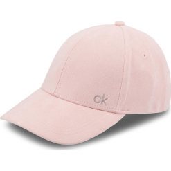 Czapka z daszkiem CALVIN KLEIN - Suede Cap K60K604718 629. Czapki i kapelusze damskie marki Calvin Klein. Za 179.00 zł.