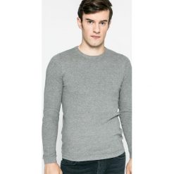 Dissident - Sweter. Szare swetry przez głowę męskie Dissident, z bawełny, z okrągłym kołnierzem. W wyprzedaży za 39.90 zł.