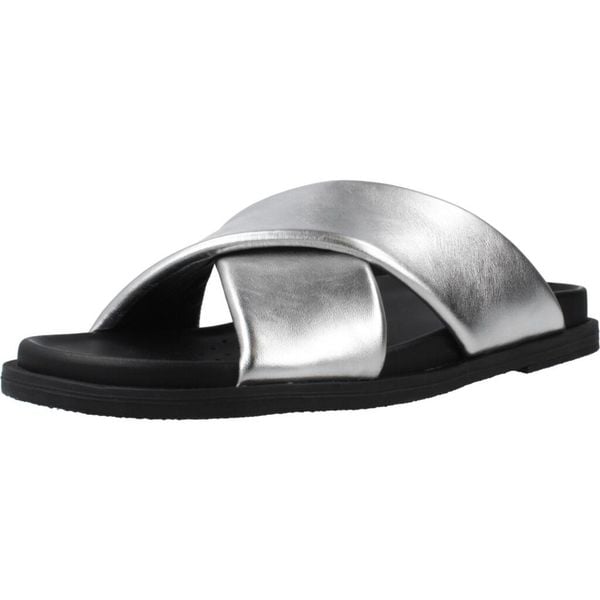 Sandały GEOX D ADELASH Srebrny. Szare sandały damskie Geox, bez wzorów, ze skóry, bez obcasa, bez zapięcia. Za 240.99 zł.