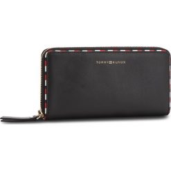 Duży Portfel Damski TOMMY HILFIGER - Classic Leather Lar AW0AW05756 002. Czarne portfele damskie Tommy Hilfiger, ze skóry. W wyprzedaży za 359.00 zł.