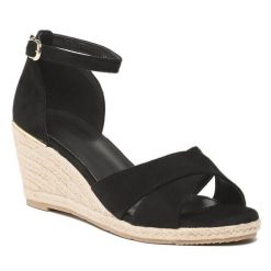 Espadryle Jenny Fairy. Czarne klapki damskie Jenny Fairy, bez wzorów, bez obcasa, bez zapięcia. Za 76.99 zł.