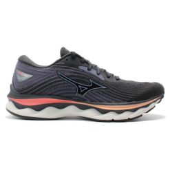 Buty do biegania damskie Mizuno Wave Sky 6. Czarne obuwie sportowe damskie Mizuno, bez wzorów, do biegania, mizuno wave. Za 399.99 zł.