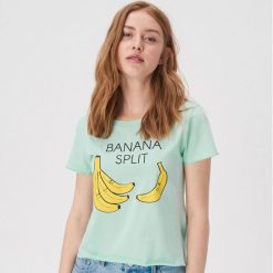 T-shirt z nadrukiem w banany - Zielony. T-shirty damskie marki Sinsay. Za 19.99 zł.