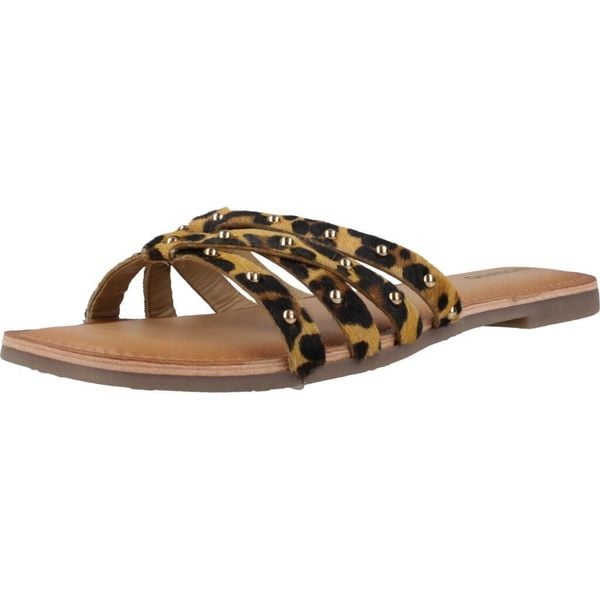 Sandały GIOSEPPO SABELLE Nadruk zwierzęcy. Brązowe sandały damskie Gioseppo, bez wzorów, ze skóry, bez obcasa, bez zapięcia. Za 216.99 zł.