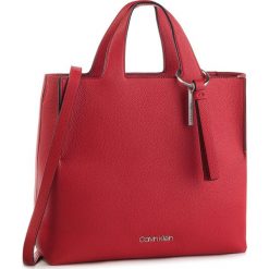 Torebka CALVIN KLEIN - Neat Shopper K60K604597 626. Czerwone torebki shopper damskie Calvin Klein, ze skóry ekologicznej. Za 849.00 zł.