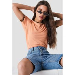Moves T-shirt Kissa - Pink. Różowe t-shirty damskie Moves, z nadrukiem, z klasycznym kołnierzykiem. Za 161.95 zł.