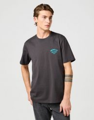MESKA KOSZULKA WRANGLER SMALL LOGO TEE FADED BLACK 112362800. Czarne t-shirty męskie Wrangler, xl, bez wzorów, bez kołnierzyka. Za 79.99 zł.