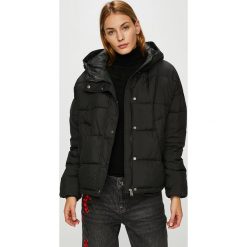 Vero Moda - Kurtka. Czarne kurtki damskie Vero Moda, z materiału. W wyprzedaży za 199.90 zł.