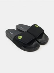 Klapki na rzepy - czarny. Czarne klapki męskie Sinsay. Za 29.99 zł.