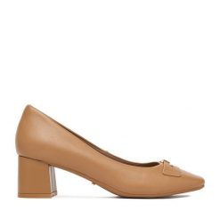Czółenka MEXX. Brązowe czółenka damskie Mexx, bez wzorów, bez obcasa, bez zapięcia. Za 369.99 zł.