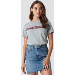 NA-KD Trend T-shirt Rebel - Grey. T-shirty damskie marki NA-KD Trend. Za 72.95 zł.